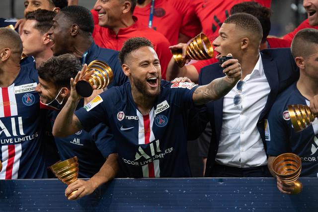 广东53分血洗广厦豪取10连胜 北京力克吉林